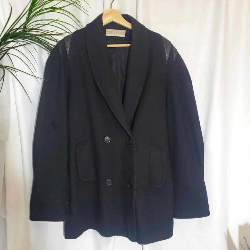 Otello Pelle Vintage Black Overcoat with Leather Detailed Shoulder Sleeves